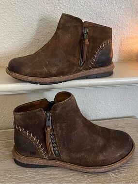Born Tavar Brown Leather Ankle Boots Booties Side Zip Zippered Sides Stitched 38